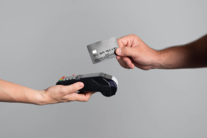 Read more about the article Penting! Ini 7 Keuntungan Pakai Kartu Kredit, Ada Kekurangannya Nggak?